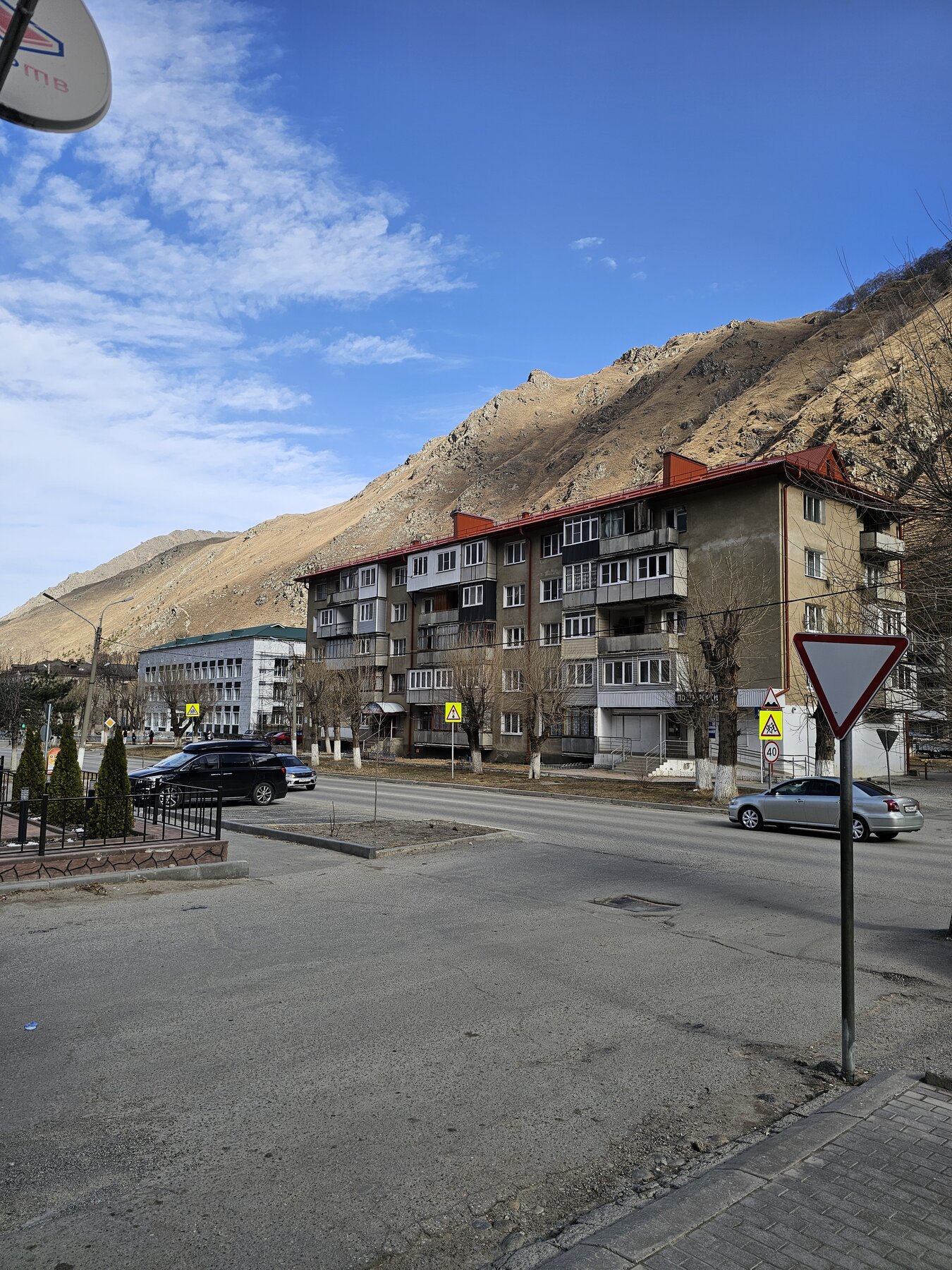 Тырныауз — городок в Баксанском ущелье